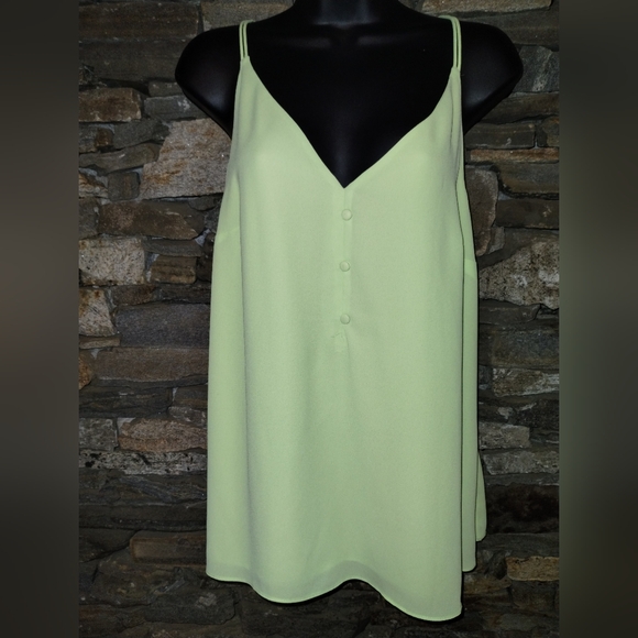Lilly Pulitzer pale green tank,button accents adjustable straps size L - Picture 4 of 10